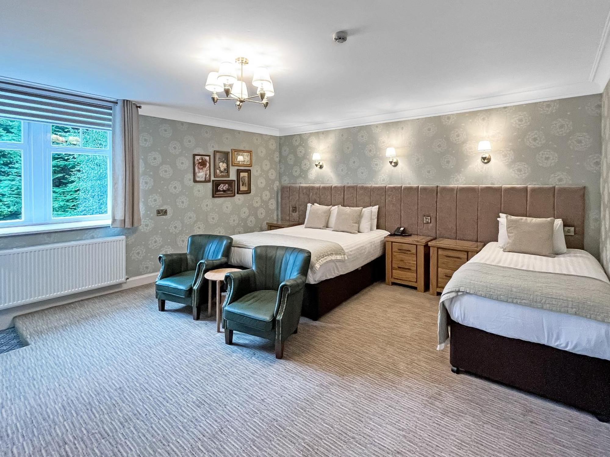 Family Room,1516344982:JPEG